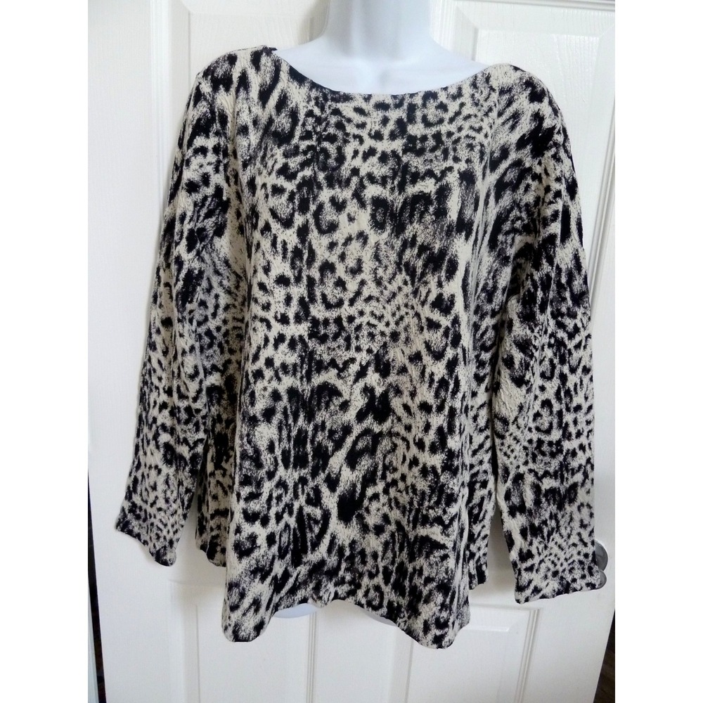 NWOT CHICO'S SZ 3=XL Long Sleeve Animal Print Textured Pullover Top Safari